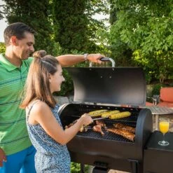 Broil King 494051 Crown Pellet 500 Smoker And Grill 10 Broil King 494051 Crown Pellet 500 Smoker And Grill -KICKASS GRILLS Sales bk baronpellet400 ls c 06 20