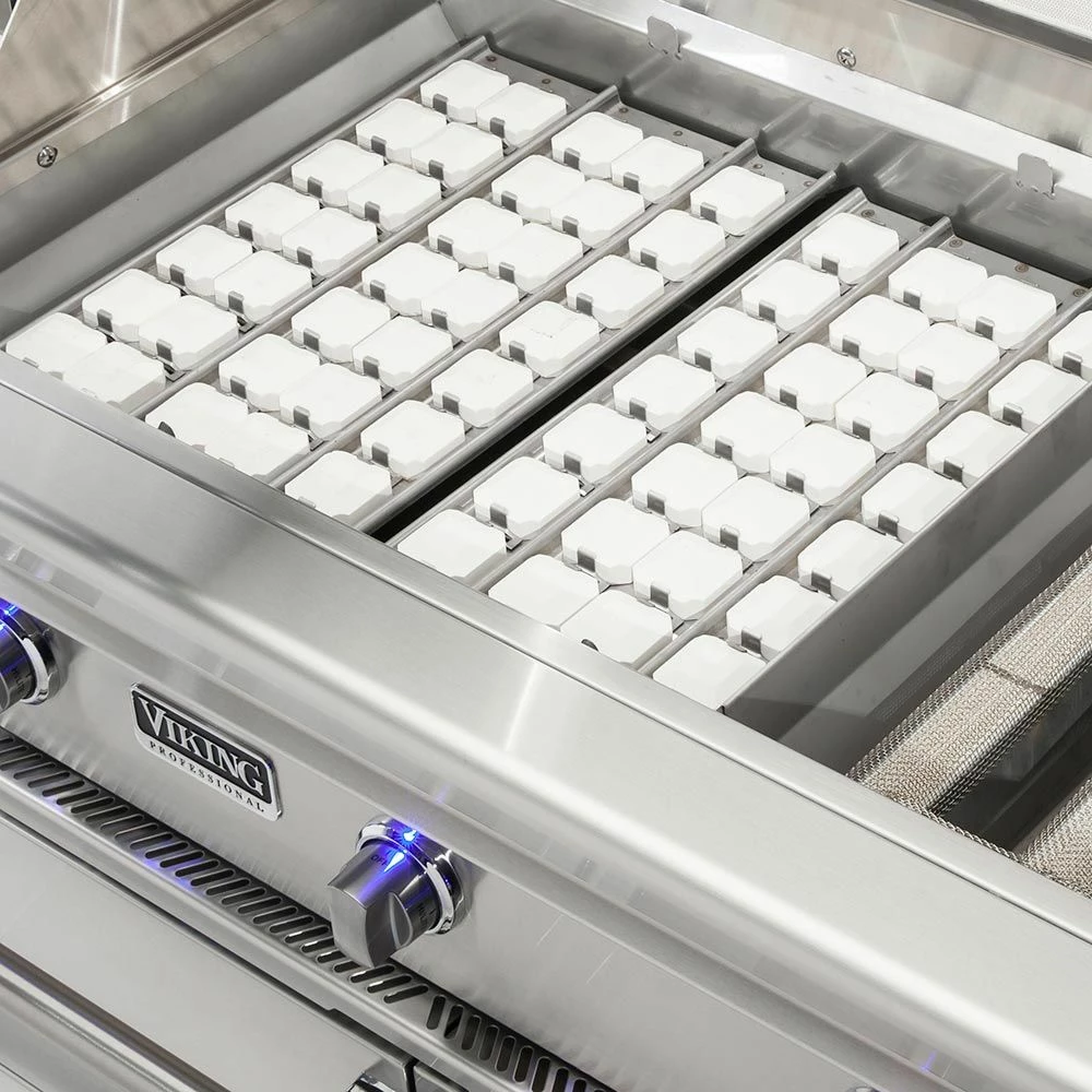 Viking 5 Series Stainless Steel Built-In Gas Grill With ProSear Burner & Rotisserie, 36-Inch (VQGI536) 5 Viking 5 Series Stainless Steel Built-In Gas Grill With ProSear Burner & Rotisserie, 36-Inch (VQGI536) - Image 3